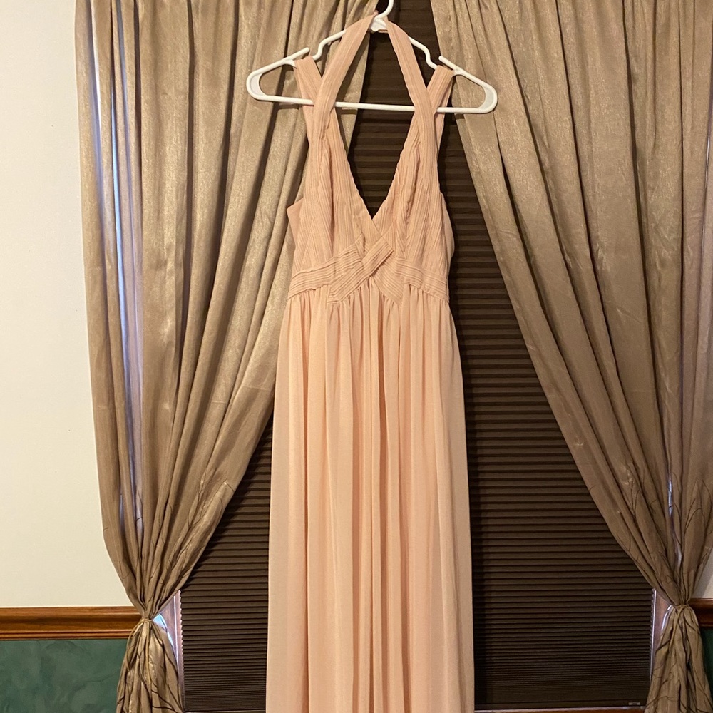 Lulu’s Exclusive Strike a Minerva Peach Maxi Dress